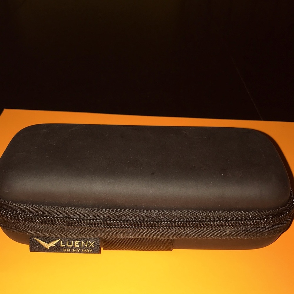 4/$10🌻🌻Really nice luexn eyeglass case+